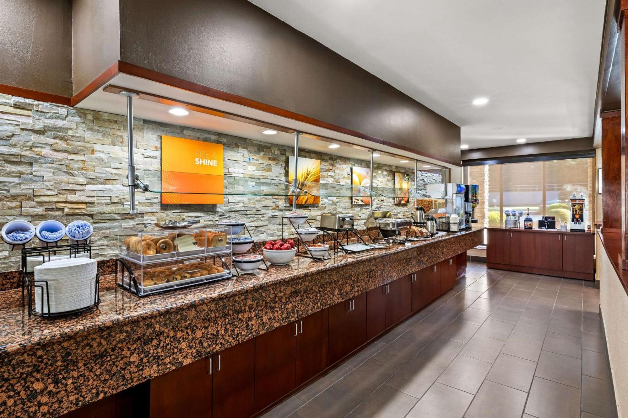 Comfort Inn Roswell-Dunwoody Bagian luar foto