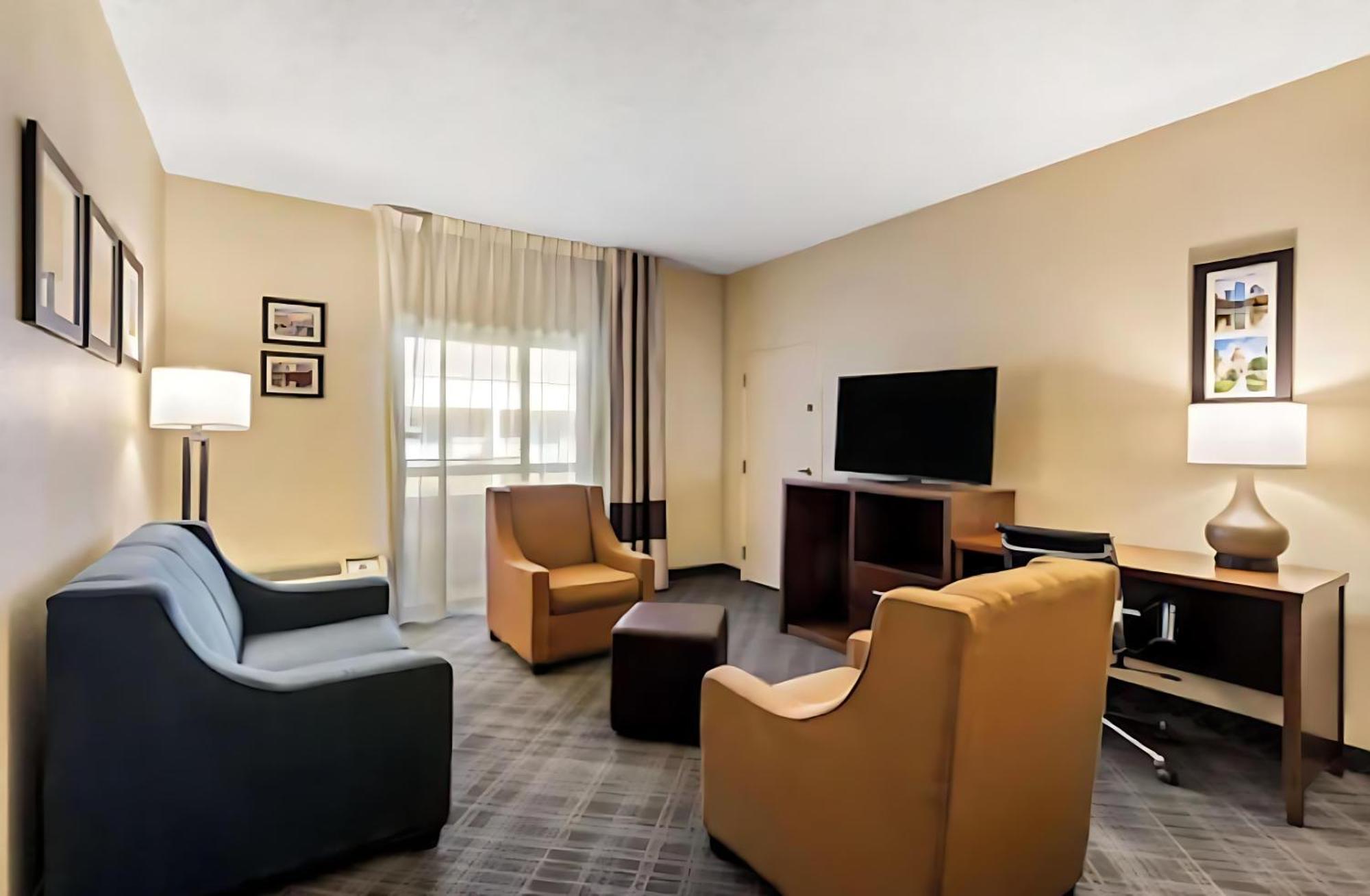 Comfort Inn Roswell-Dunwoody Bagian luar foto